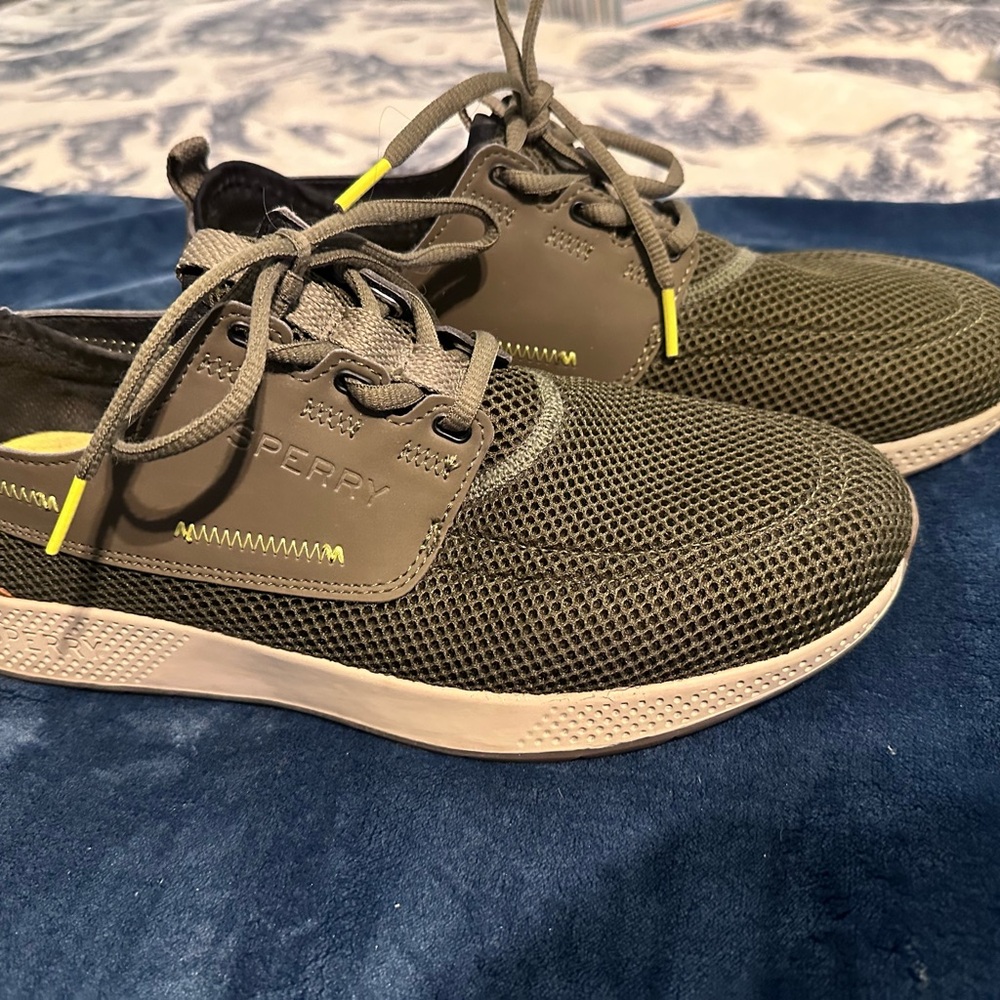 Sperry Men's‎ Olive and White Mesh Sneakers